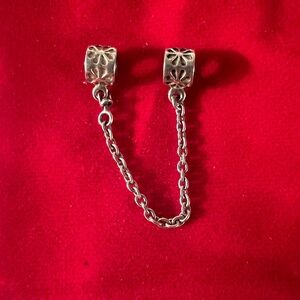 Pandora daisy safety chain